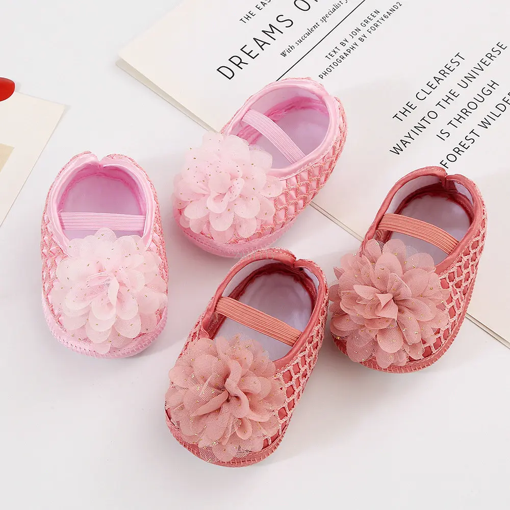 2023ブランドの新しい新生児幼児の赤ちゃんの少女夏キッズ靴ソフトソールベビーベッドPrewalker幼児の滑り止め固花初の歩行者