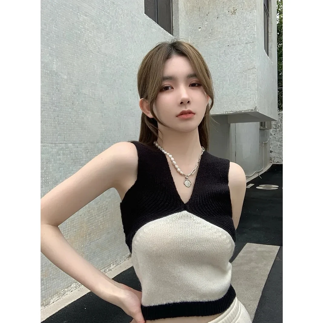 シックな女性のベスト夏美服編黒白色のブロック作物のタンクトップの韓国のファッションを提供都市型カジュアル